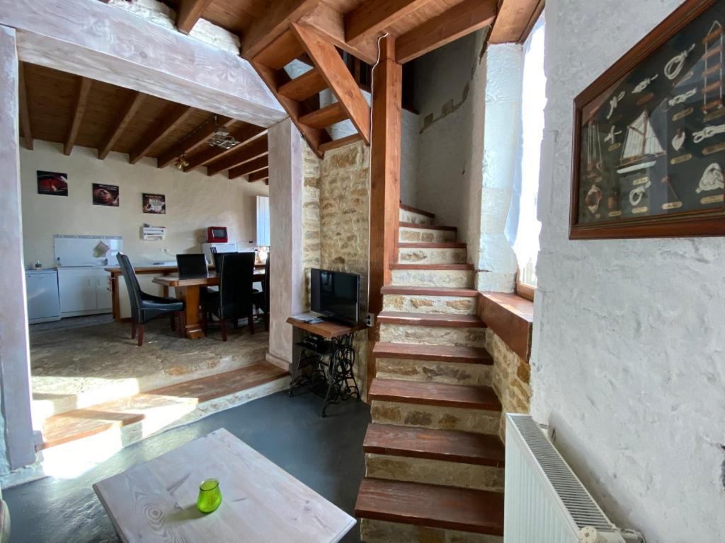 Holiday Home La Brijopa Bazoges-en-Pareds Exterior photo